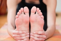 Different Types of Stretching Techniques That Benefit The Feet